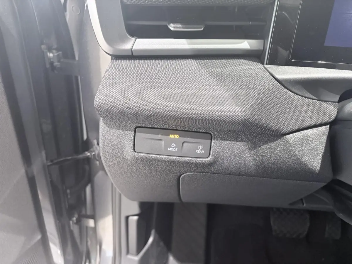 1.5 eTsi Life First Edition 116 PK Automaat | Keyless access | 18" Lichtmetalen velgen | LED koplampen | Apple Carplay | Camera | Android Auto | Climate control | Stoelverwarming | Adaptive 