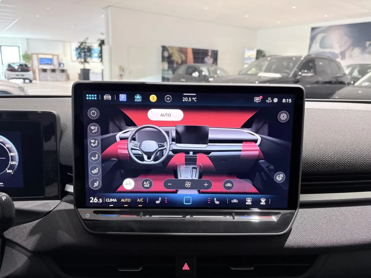 1.5 eTsi Life First Edition 116 PK Automaat | Keyless access | 18" Lichtmetalen velgen | LED koplampen | Apple Carplay | Camera | Android Auto | Climate control | Stoelverwarming | Adaptive 