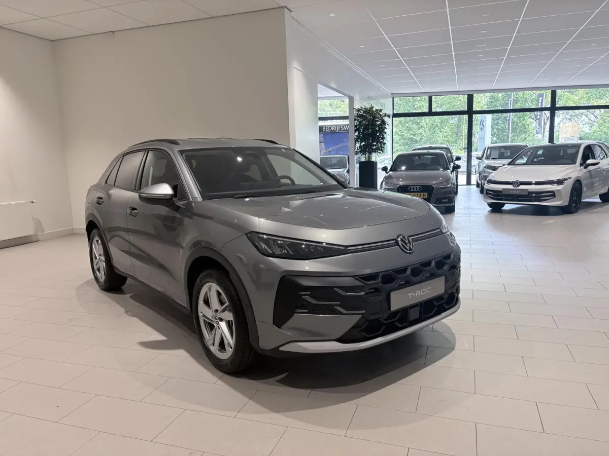 1.5 eTsi Life First Edition 116 PK Automaat | Keyless access | 18" Lichtmetalen velgen | LED koplampen | Apple Carplay | Camera | Android Auto | Climate control | Stoelverwarming | Adaptive 