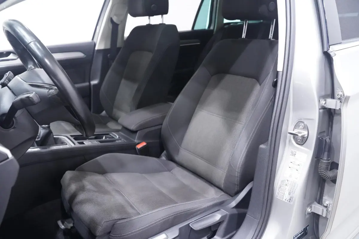 1.4 TSI ACT Comfortline Business Navi Clima Panodak Virtual cockpit Adaptive cruise Pdc