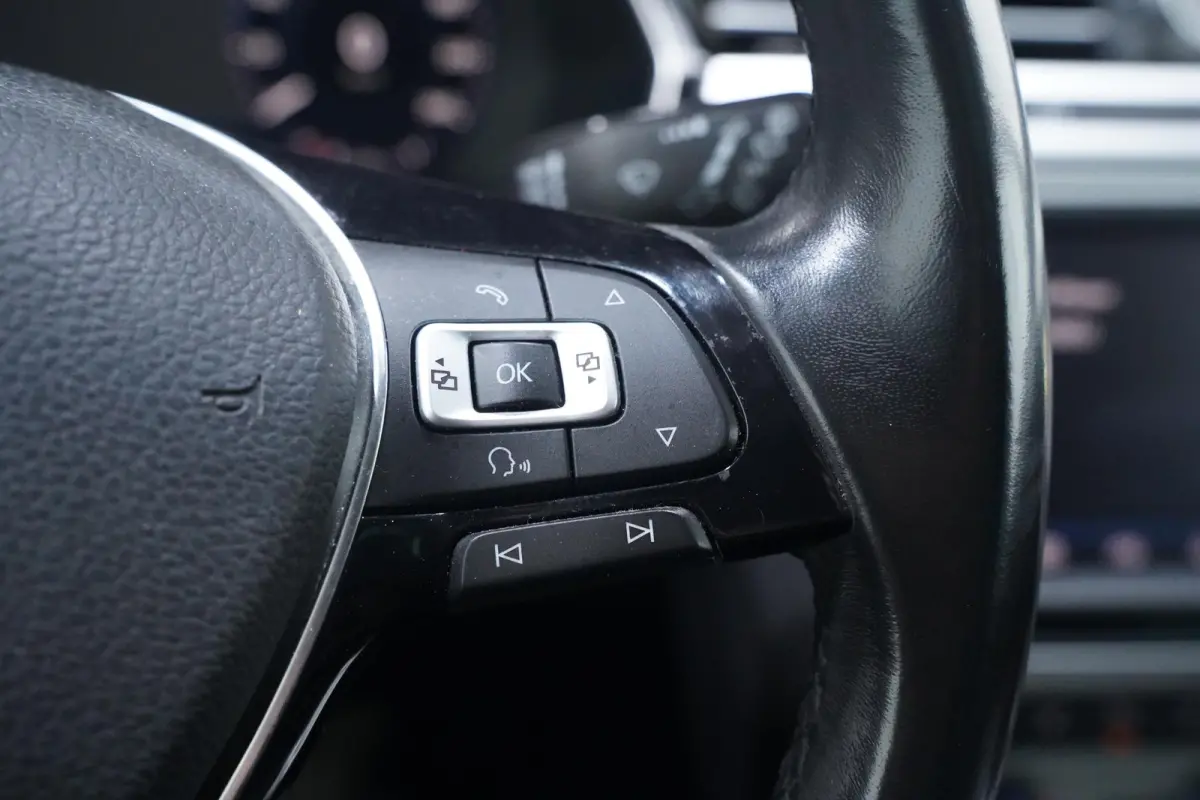 1.4 TSI ACT Comfortline Business Navi Clima Panodak Virtual cockpit Adaptive cruise Pdc