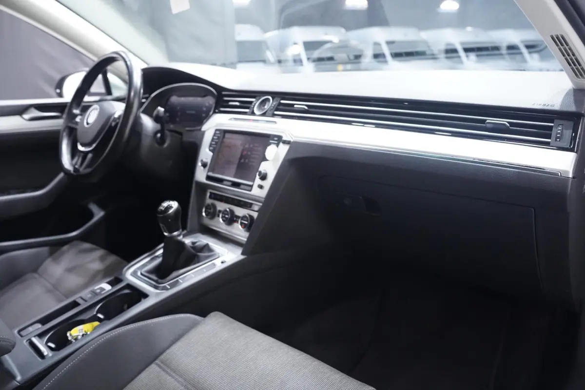 1.4 TSI ACT Comfortline Business Navi Clima Panodak Virtual cockpit Adaptive cruise Pdc