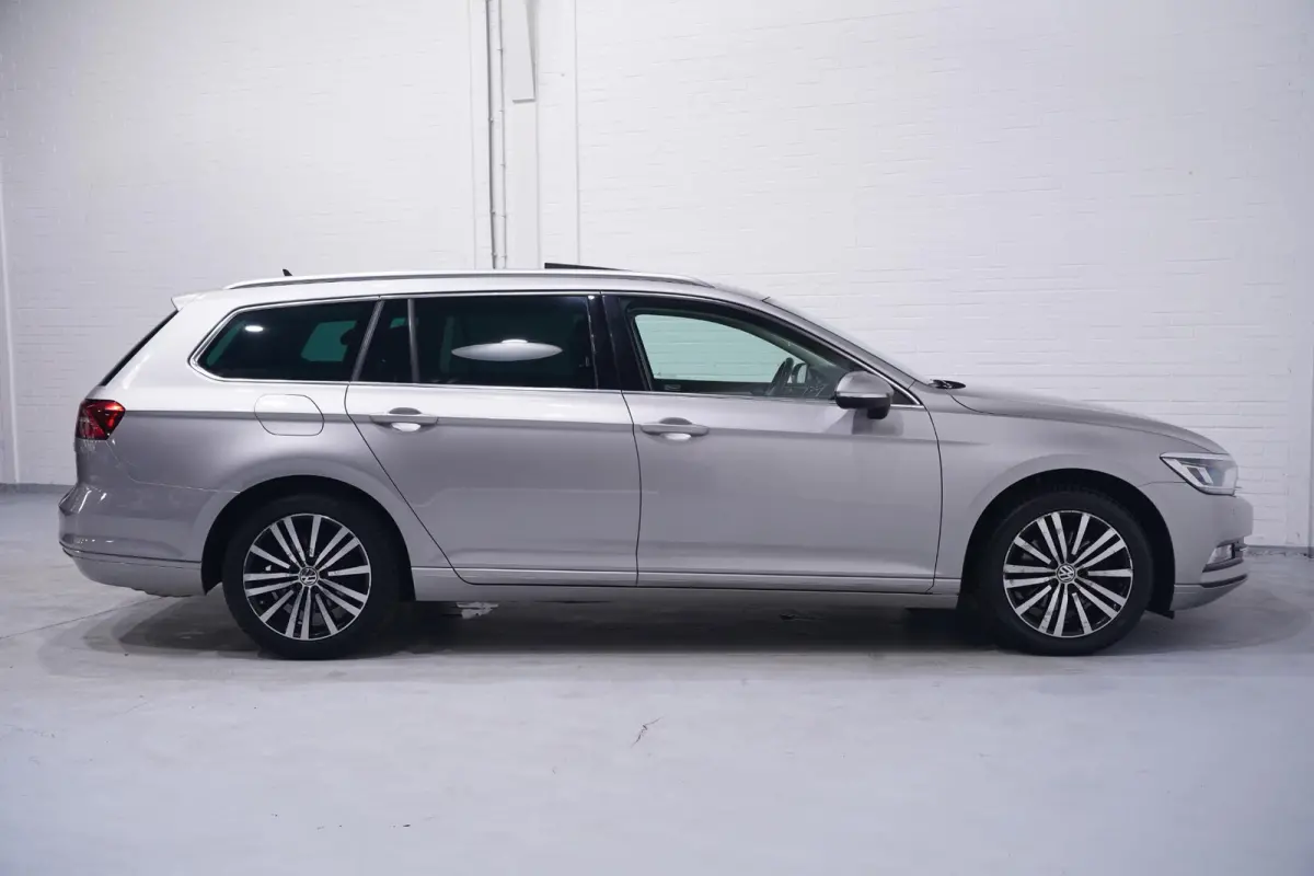 1.4 TSI ACT Comfortline Business Navi Clima Panodak Virtual cockpit Adaptive cruise Pdc