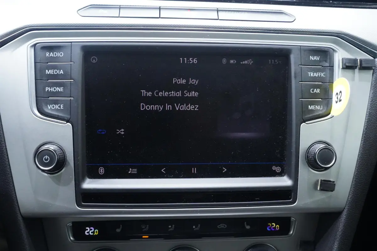 1.4 TSI ACT Comfortline Business Navi Clima Panodak Virtual cockpit Adaptive cruise Pdc