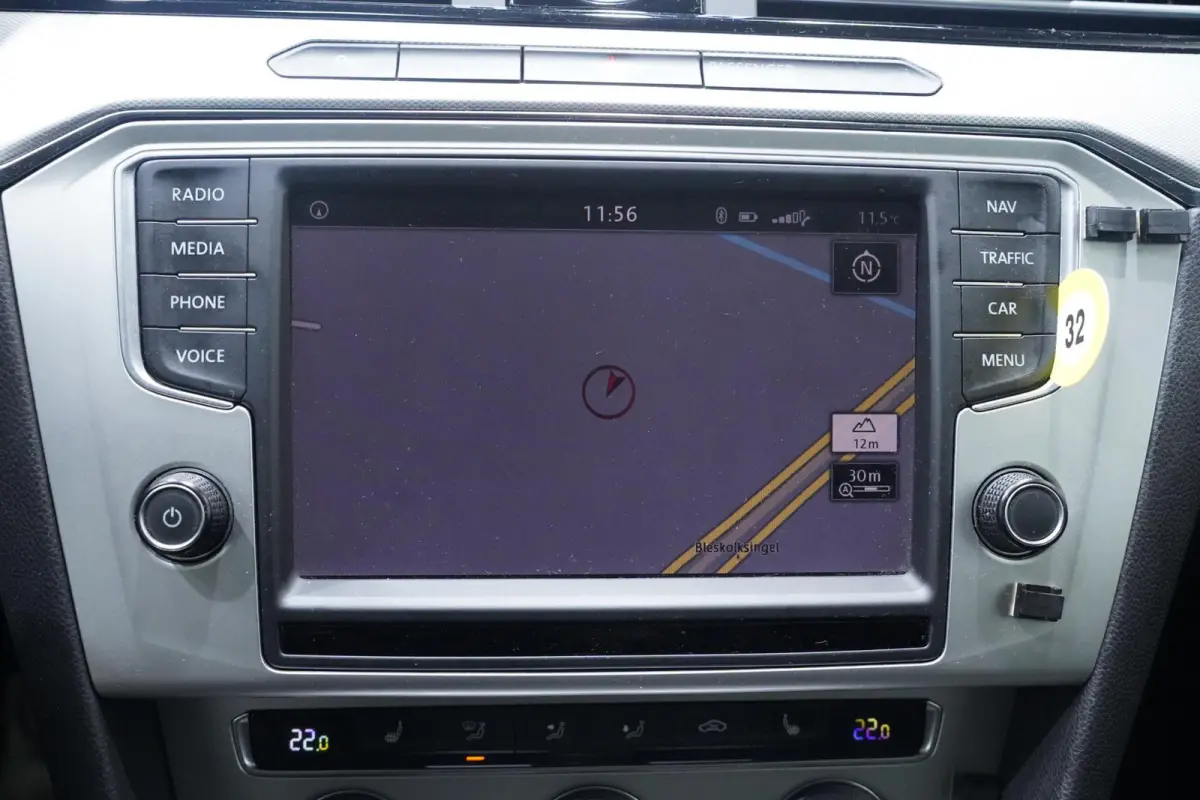 1.4 TSI ACT Comfortline Business Navi Clima Panodak Virtual cockpit Adaptive cruise Pdc