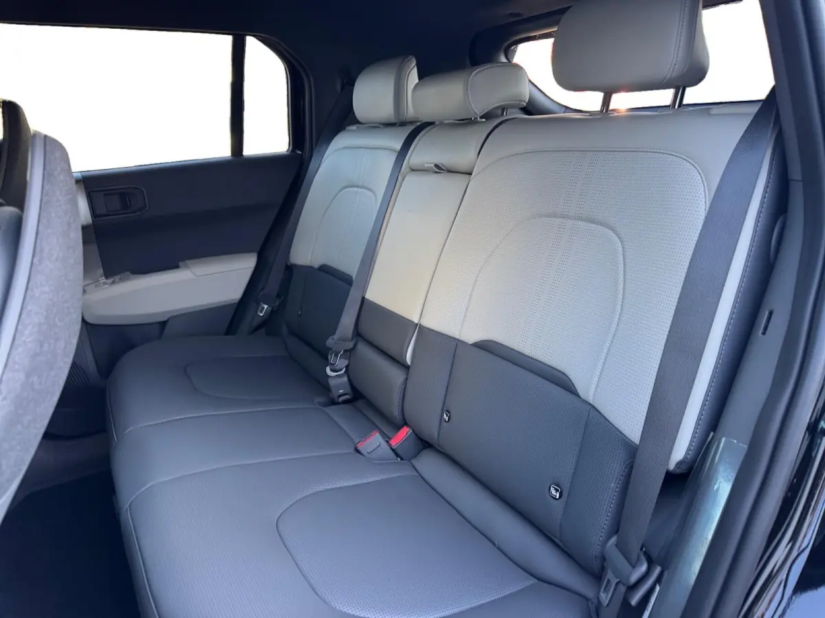 GT-Line Dark Edition 81.4 kWh | cruise Control Adaptief | carplay | Navigatie | Climate control | Stoel verwarming voor + achter | Pakeersensoren voor + achter | Parkeercamera achter | LM Ve
