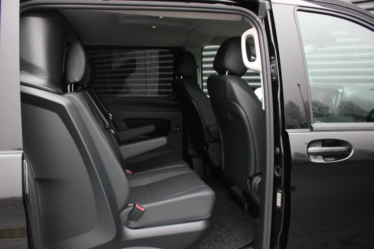 119 CDI L3 SPORT DUBBEL CABINE / DC / BPM VRIJ / FULL BLACK / 2X SCHUIFDEUREN / AMG / VERLAAGD / APPLE CARPLAY