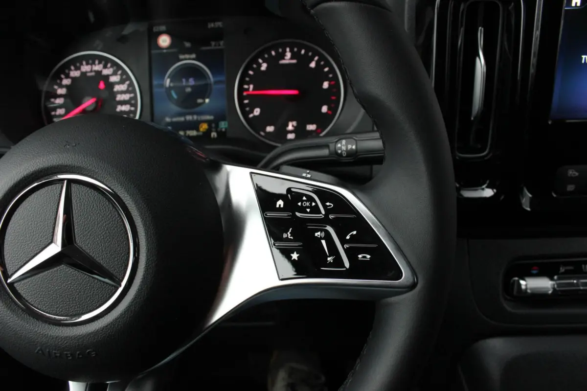 119 CDI L3 SPORT DUBBEL CABINE / DC / BPM VRIJ / FULL BLACK / 2X SCHUIFDEUREN / AMG / VERLAAGD / APPLE CARPLAY