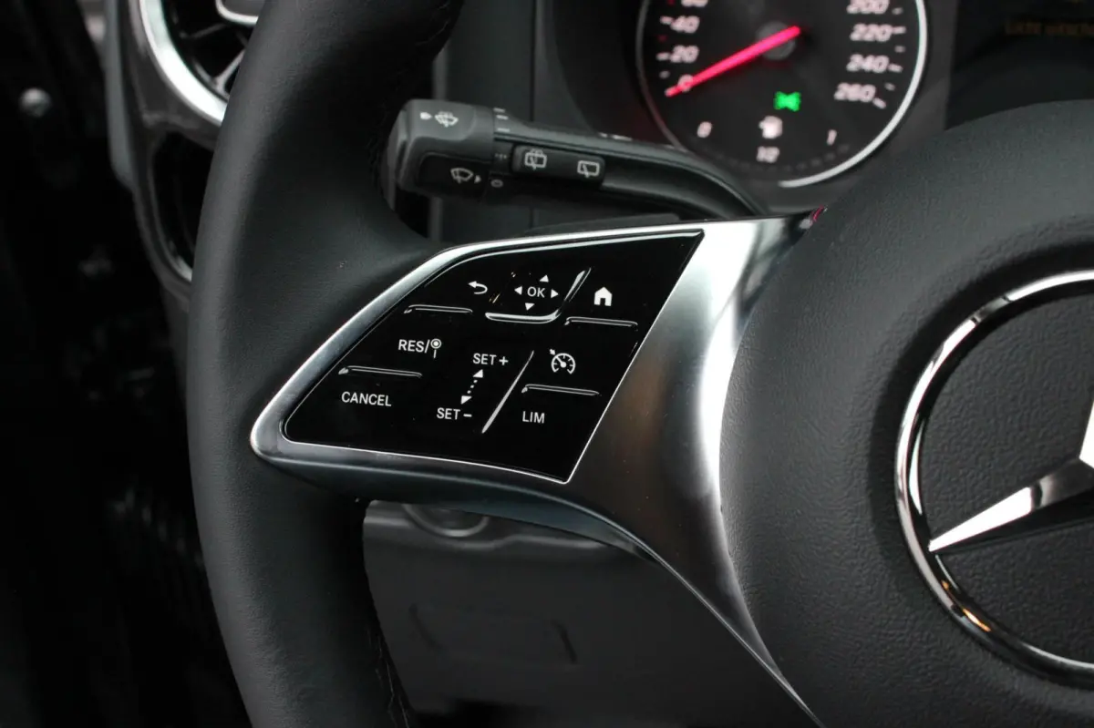 119 CDI L3 SPORT DUBBEL CABINE / DC / BPM VRIJ / FULL BLACK / 2X SCHUIFDEUREN / AMG / VERLAAGD / APPLE CARPLAY