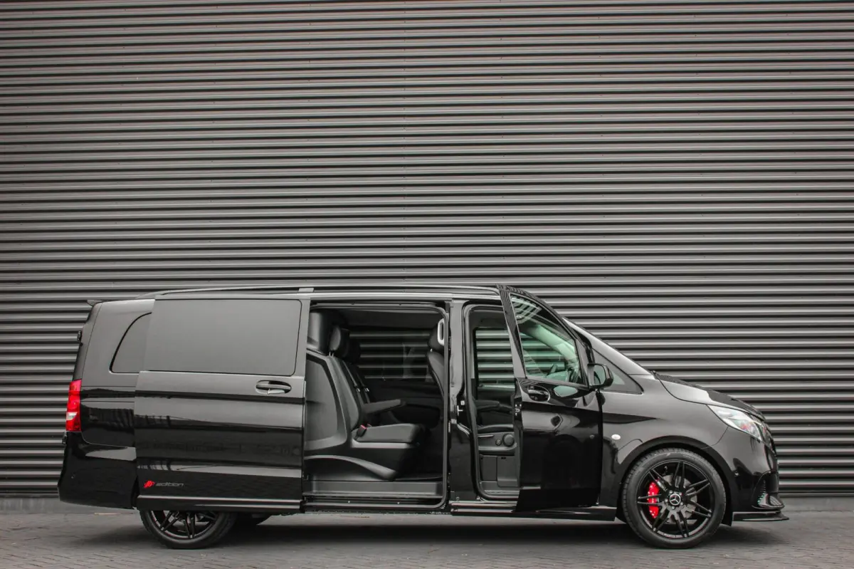 119 CDI L3 SPORT DUBBEL CABINE / DC / BPM VRIJ / FULL BLACK / 2X SCHUIFDEUREN / AMG / VERLAAGD / APPLE CARPLAY