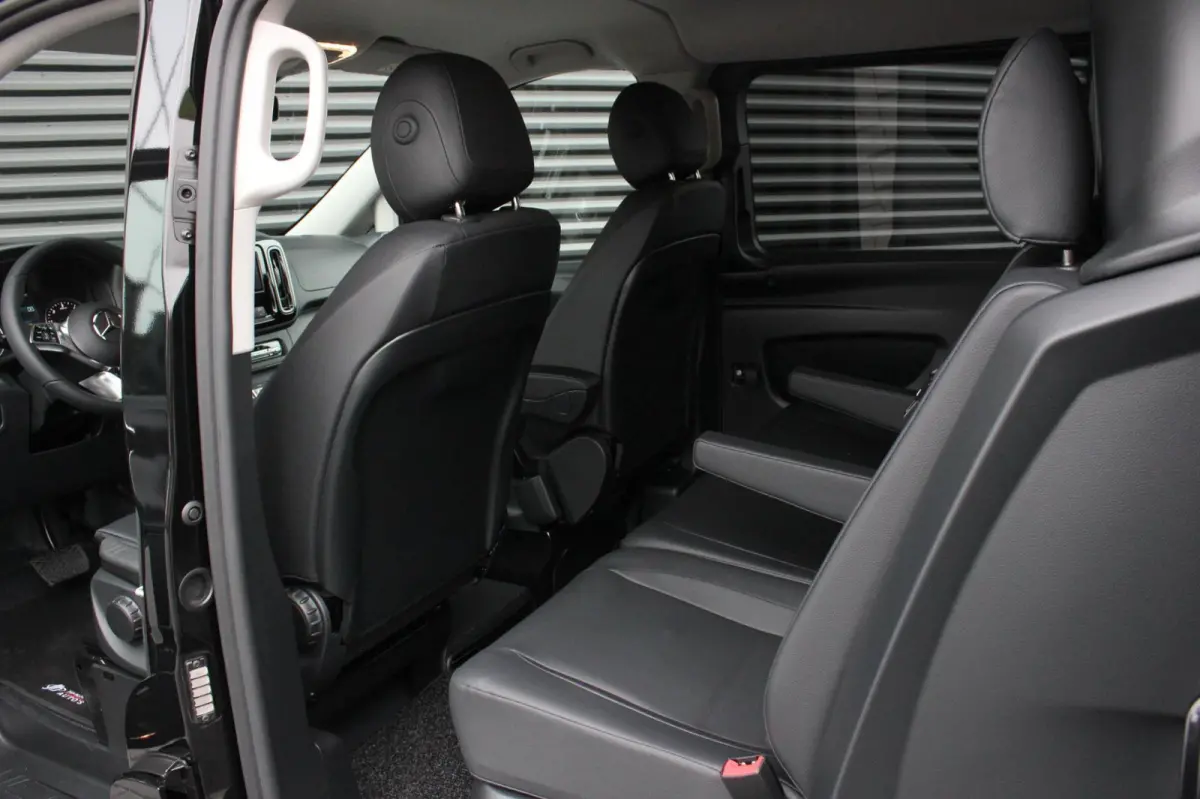119 CDI L3 SPORT DUBBEL CABINE / DC / BPM VRIJ / FULL BLACK / 2X SCHUIFDEUREN / AMG / VERLAAGD / APPLE CARPLAY