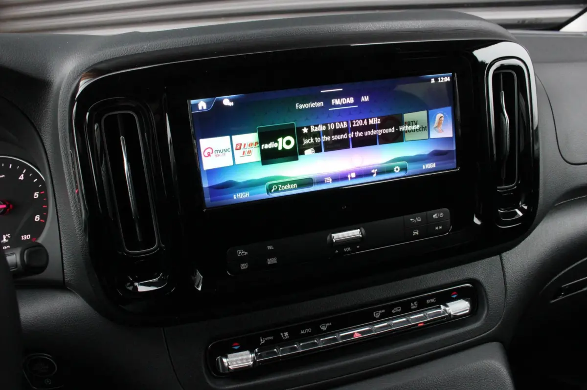 119 CDI L3 SPORT DUBBEL CABINE / DC / BPM VRIJ / FULL BLACK / 2X SCHUIFDEUREN / AMG / VERLAAGD / APPLE CARPLAY