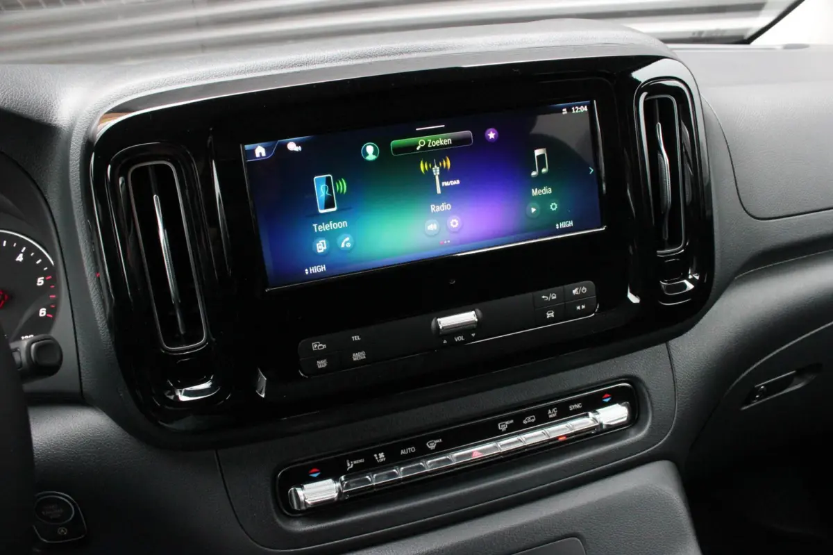 119 CDI L3 SPORT DUBBEL CABINE / DC / BPM VRIJ / FULL BLACK / 2X SCHUIFDEUREN / AMG / VERLAAGD / APPLE CARPLAY