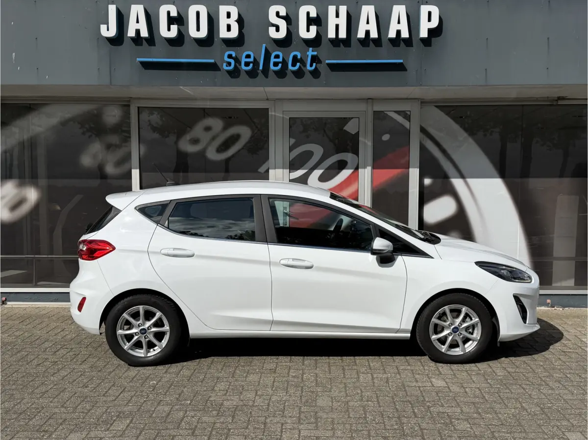 1.0 EcoBoost Hybrid Titanium / Cruise / Airco / Carplay / Keyless / Lane assist