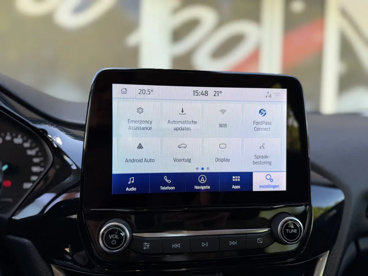 1.0 EcoBoost Hybrid Titanium / Cruise / Airco / Carplay / Keyless / Lane assist