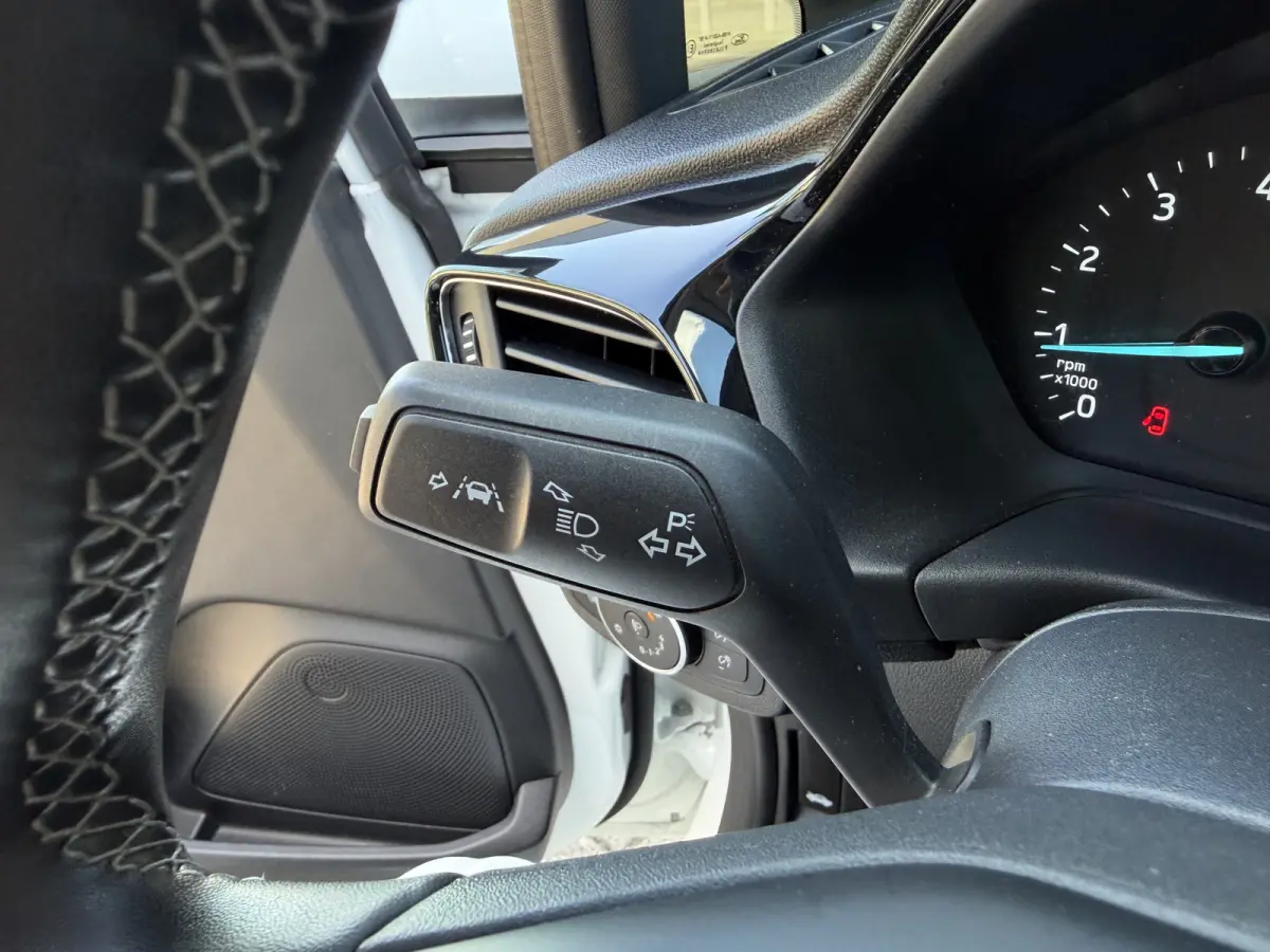 1.0 EcoBoost Hybrid Titanium / Cruise / Airco / Carplay / Keyless / Lane assist
