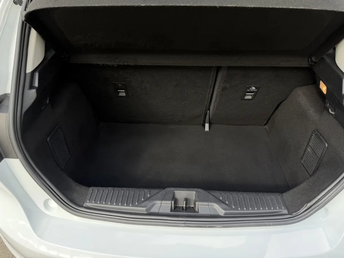 1.0 EcoBoost Hybrid Titanium / Cruise / Airco / Carplay / Keyless / Lane assist