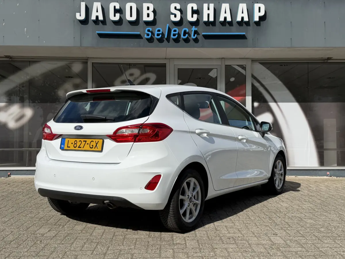 1.0 EcoBoost Hybrid Titanium / Cruise / Airco / Carplay / Keyless / Lane assist