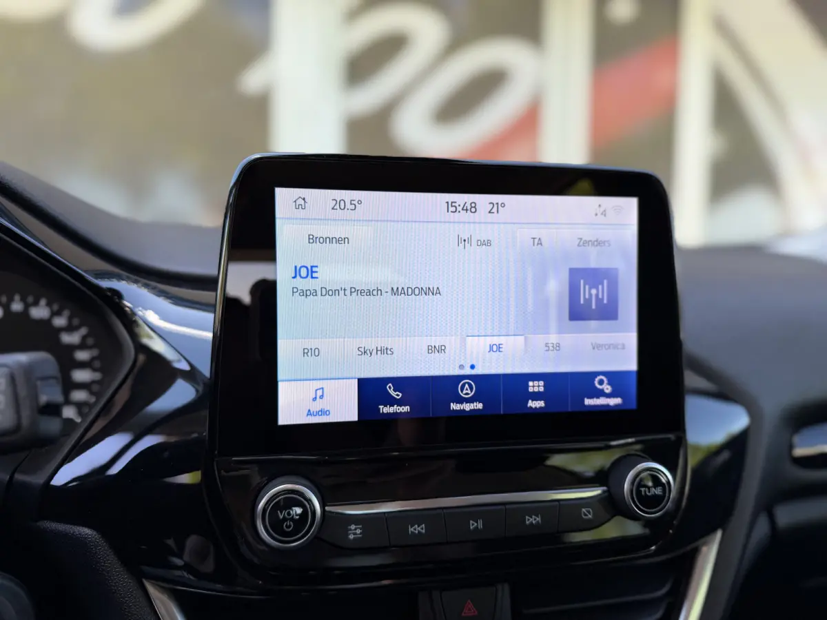1.0 EcoBoost Hybrid Titanium / Cruise / Airco / Carplay / Keyless / Lane assist
