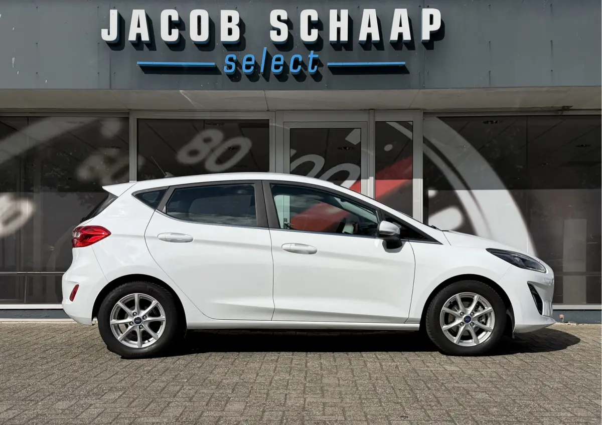 1.0 EcoBoost Hybrid Titanium / Cruise / Airco / Carplay / Keyless / Lane assist