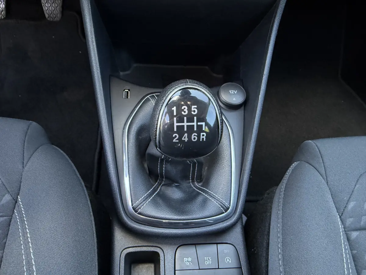 1.0 EcoBoost Hybrid Titanium / Cruise / Airco / Carplay / Keyless / Lane assist