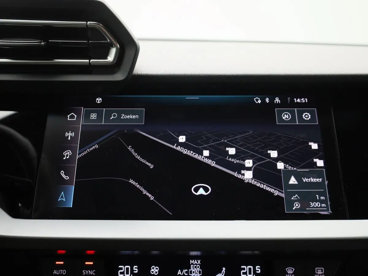 40 TFSI e Advanced edition l Adaptive cruise control l Elektr. instel. bestuurd.stoel l Stoelverwarming l Navigatie l Climate control l Achteruitrijcamera l Trekhaak l LED-koplampen l Audi s