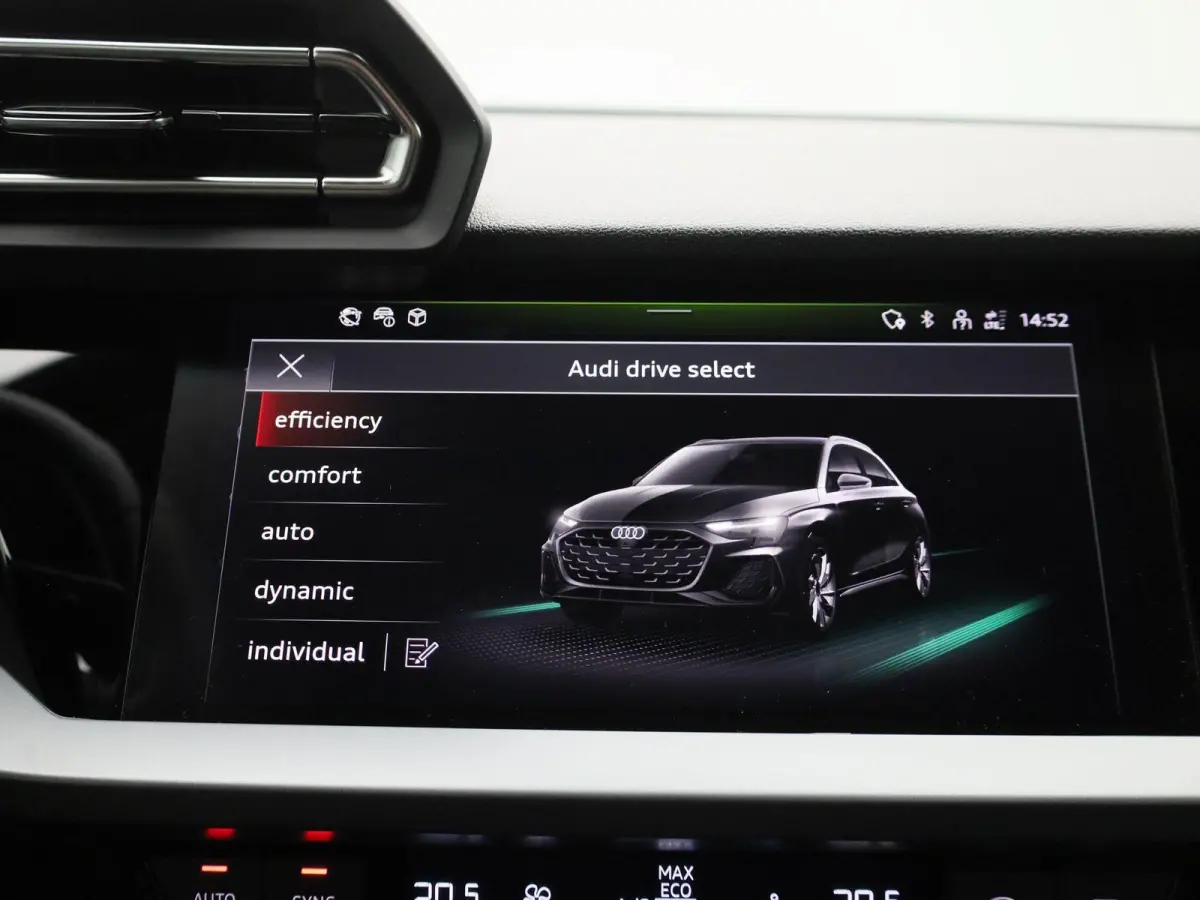 40 TFSI e Advanced edition l Adaptive cruise control l Elektr. instel. bestuurd.stoel l Stoelverwarming l Navigatie l Climate control l Achteruitrijcamera l Trekhaak l LED-koplampen l Audi s