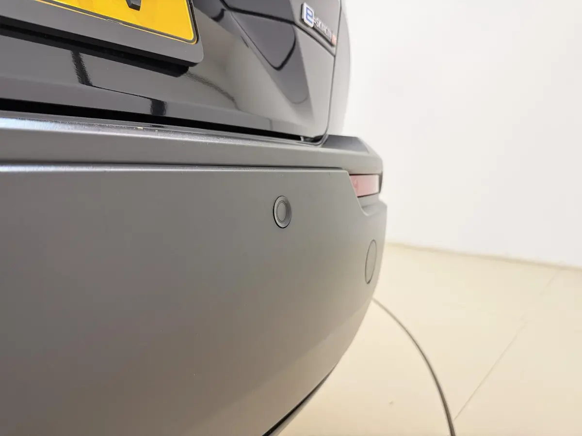e-SkyActiv R-EV 170 Edition R | Automaat | Schuifdak | Lederen Bekleding | Navigatie | Keyless | Elektrische Kofferklep |