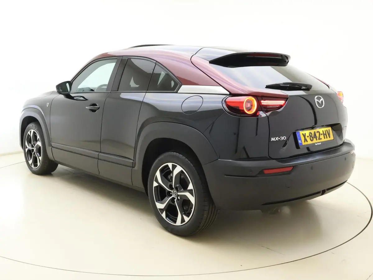 e-SkyActiv R-EV 170 Edition R | Automaat | Schuifdak | Lederen Bekleding | Navigatie | Keyless | Elektrische Kofferklep |