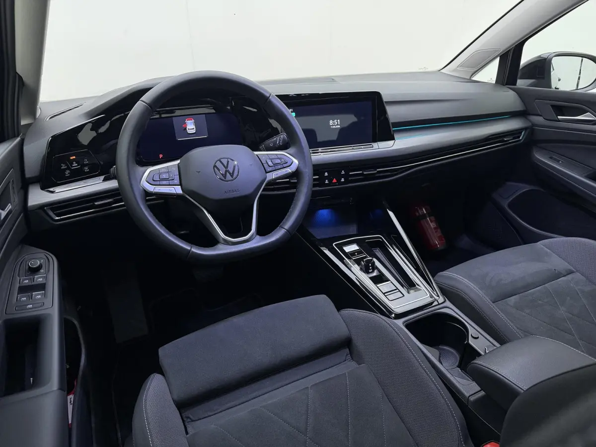 1.4 eHybrid Style | Apple Carplay / Android Auto | Ergo Comfort Stoelen | Lichtmetalen Velgen | Sfeerverlichting |