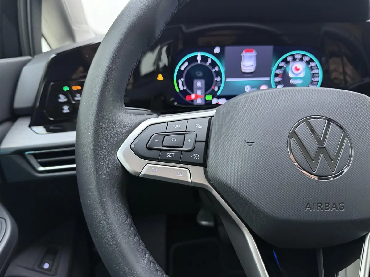 1.4 eHybrid Style | Apple Carplay / Android Auto | Ergo Comfort Stoelen | Lichtmetalen Velgen | Sfeerverlichting |