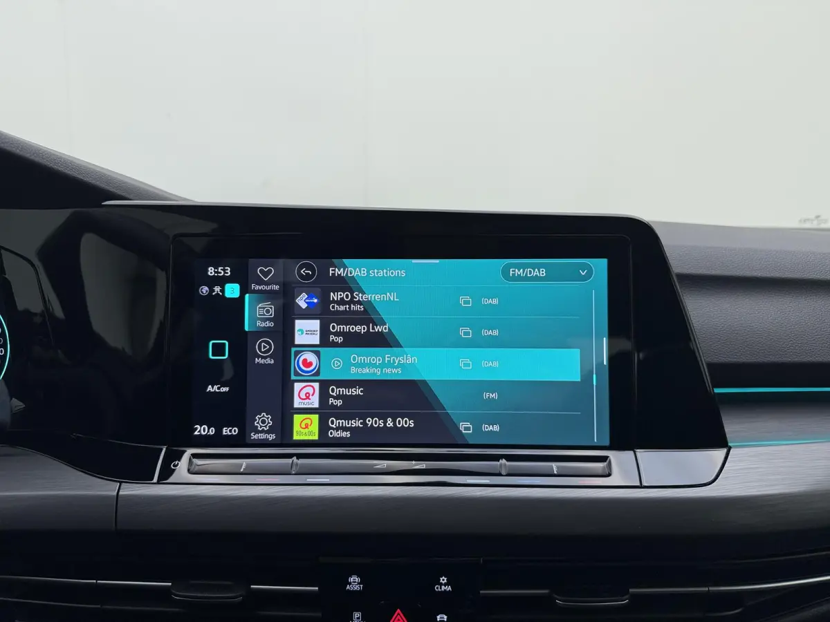 1.4 eHybrid Style | Apple Carplay / Android Auto | Ergo Comfort Stoelen | Lichtmetalen Velgen | Sfeerverlichting |