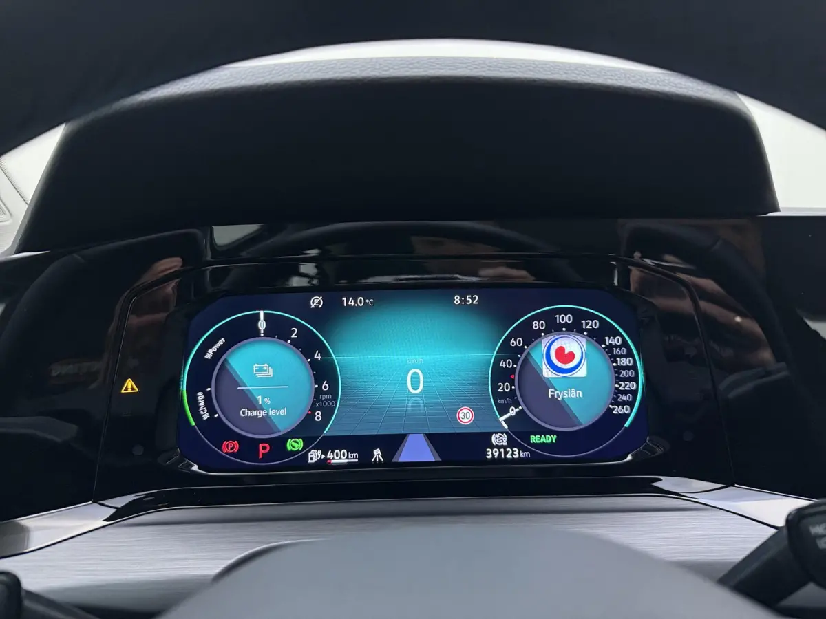 1.4 eHybrid Style | Apple Carplay / Android Auto | Ergo Comfort Stoelen | Lichtmetalen Velgen | Sfeerverlichting |