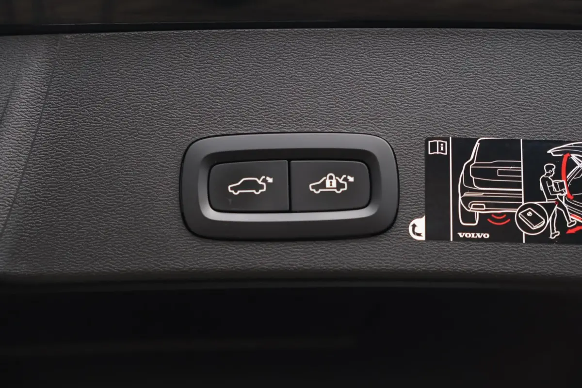T4 Inscription | Stoelverwarming | Parkeercamera | Panoramadak | H/K | Leder | Keyless