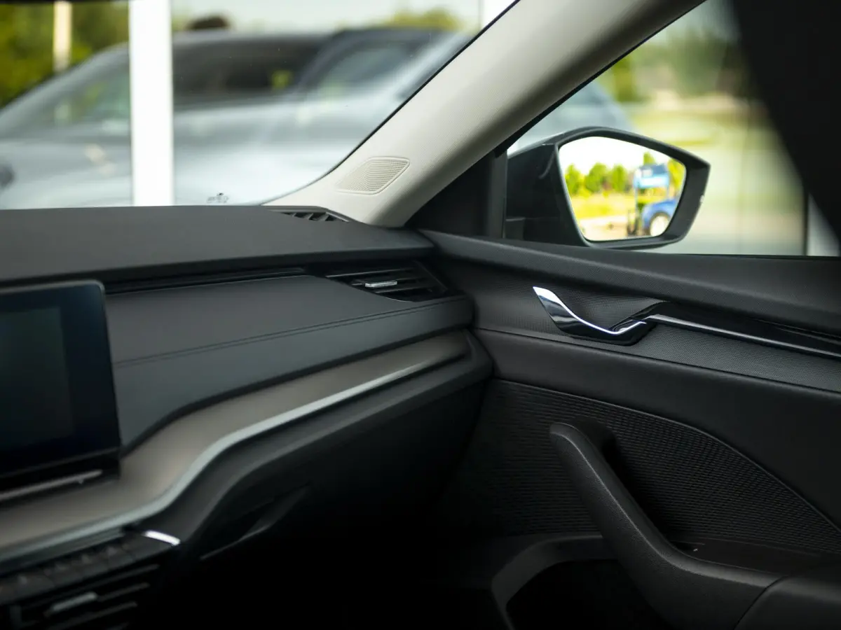 1.0 TSI Business Edition | Navi & Apple Carplay / Anroid Auto | LED | Elektr. achterklep