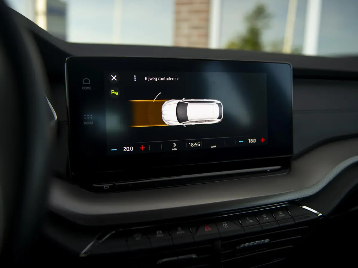 1.0 TSI Business Edition | Navi & Apple Carplay / Anroid Auto | LED | Elektr. achterklep