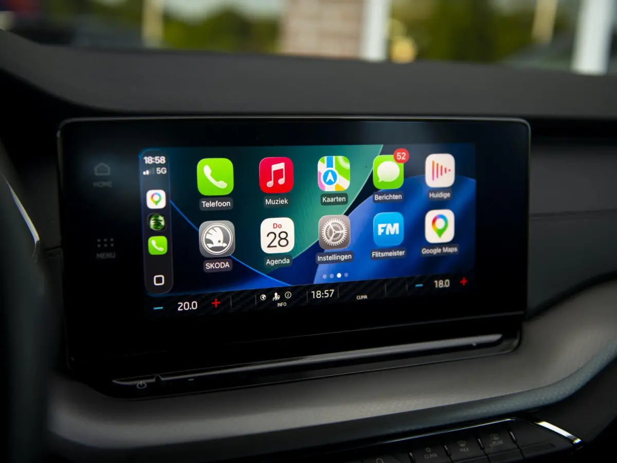 1.0 TSI Business Edition | Navi & Apple Carplay / Anroid Auto | LED | Elektr. achterklep