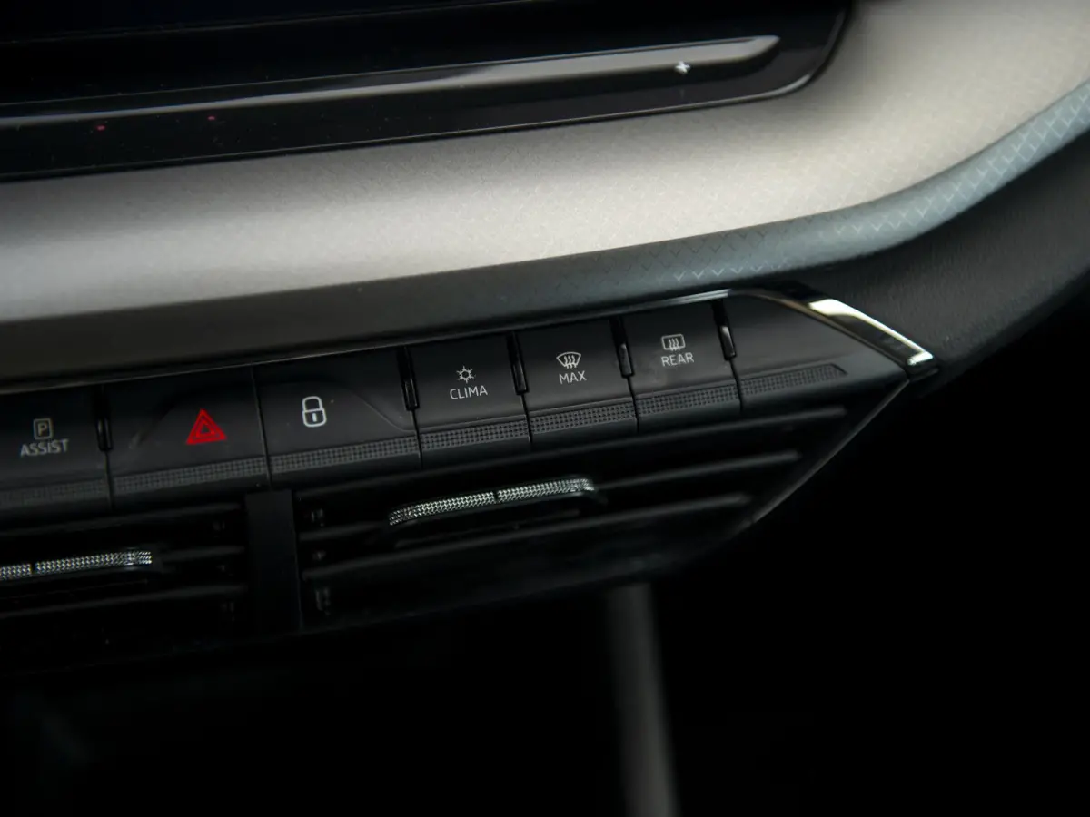 1.0 TSI Business Edition | Navi & Apple Carplay / Anroid Auto | LED | Elektr. achterklep