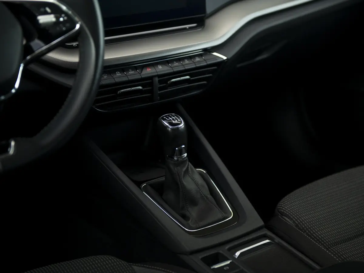 1.0 TSI Business Edition | Navi & Apple Carplay / Anroid Auto | LED | Elektr. achterklep