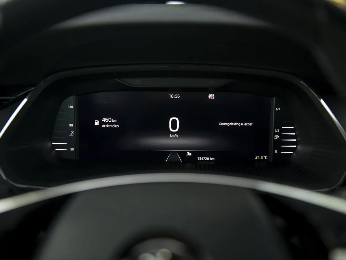 1.0 TSI Business Edition | Navi & Apple Carplay / Anroid Auto | LED | Elektr. achterklep