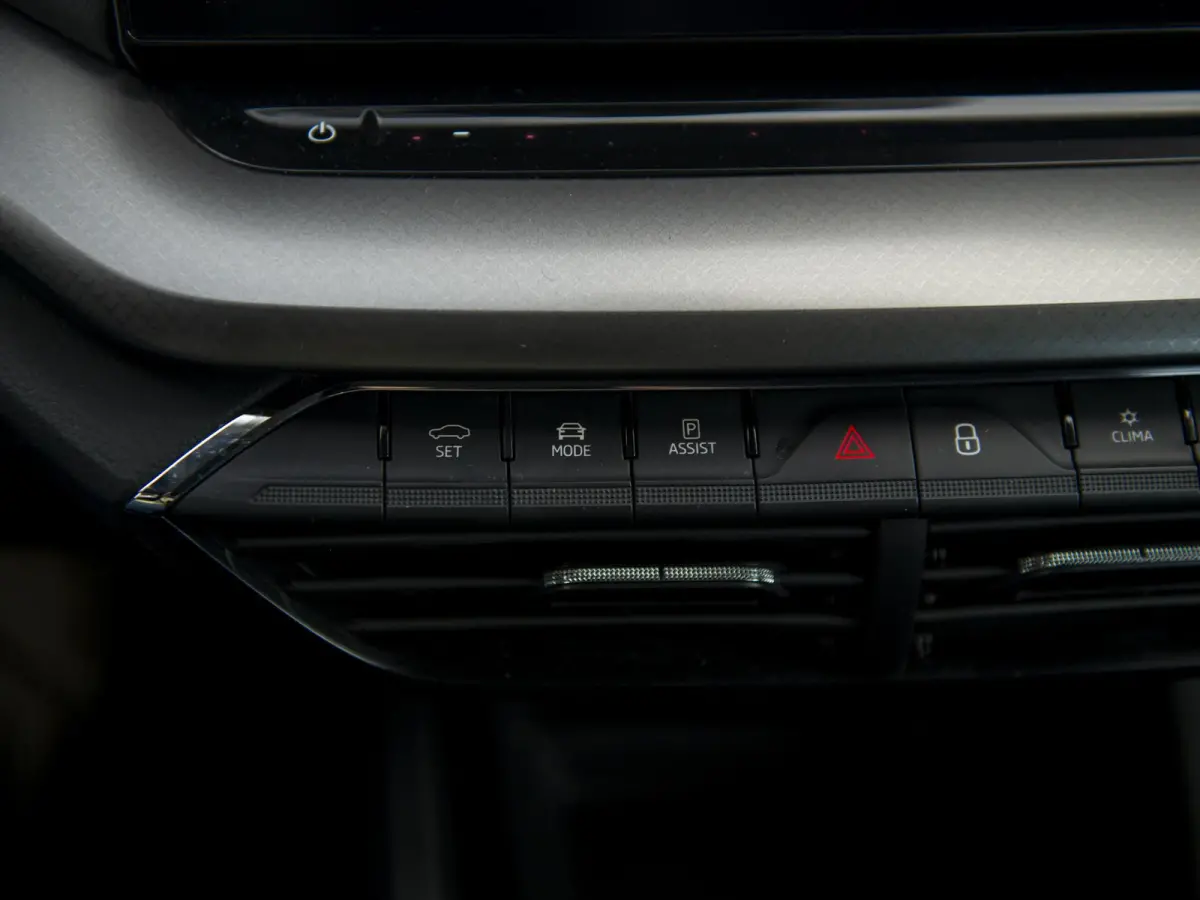 1.0 TSI Business Edition | Navi & Apple Carplay / Anroid Auto | LED | Elektr. achterklep