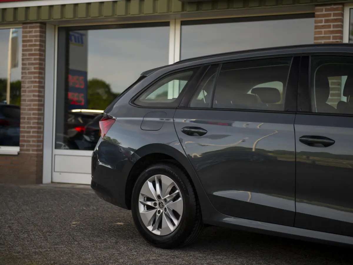 1.0 TSI Business Edition | Navi & Apple Carplay / Anroid Auto | LED | Elektr. achterklep