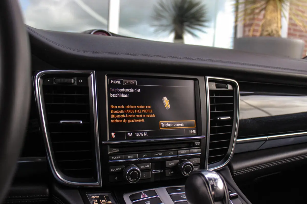 3.6 4 | NL auto | Sport Chrono Plus | BOSE audio | Xenon PDLS | PASM | Comfortstoelen | Memory | Navigatie | Camera | Launch control | Sportuitlaat | Trekhaak