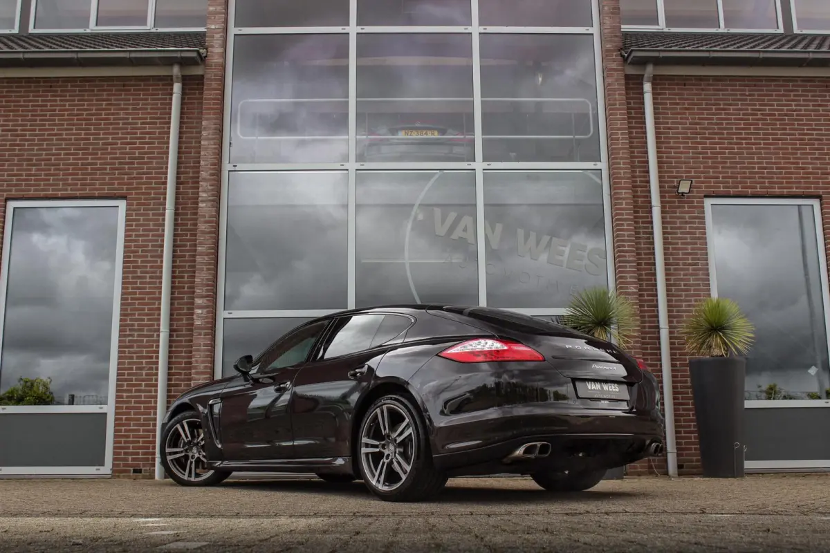 3.6 4 | NL auto | Sport Chrono Plus | BOSE audio | Xenon PDLS | PASM | Comfortstoelen | Memory | Navigatie | Camera | Launch control | Sportuitlaat | Trekhaak