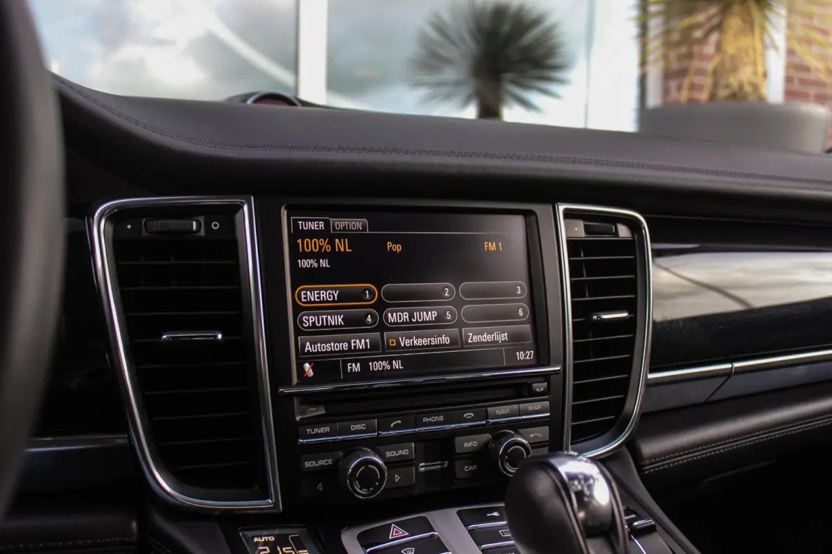 3.6 4 | NL auto | Sport Chrono Plus | BOSE audio | Xenon PDLS | PASM | Comfortstoelen | Memory | Navigatie | Camera | Launch control | Sportuitlaat | Trekhaak