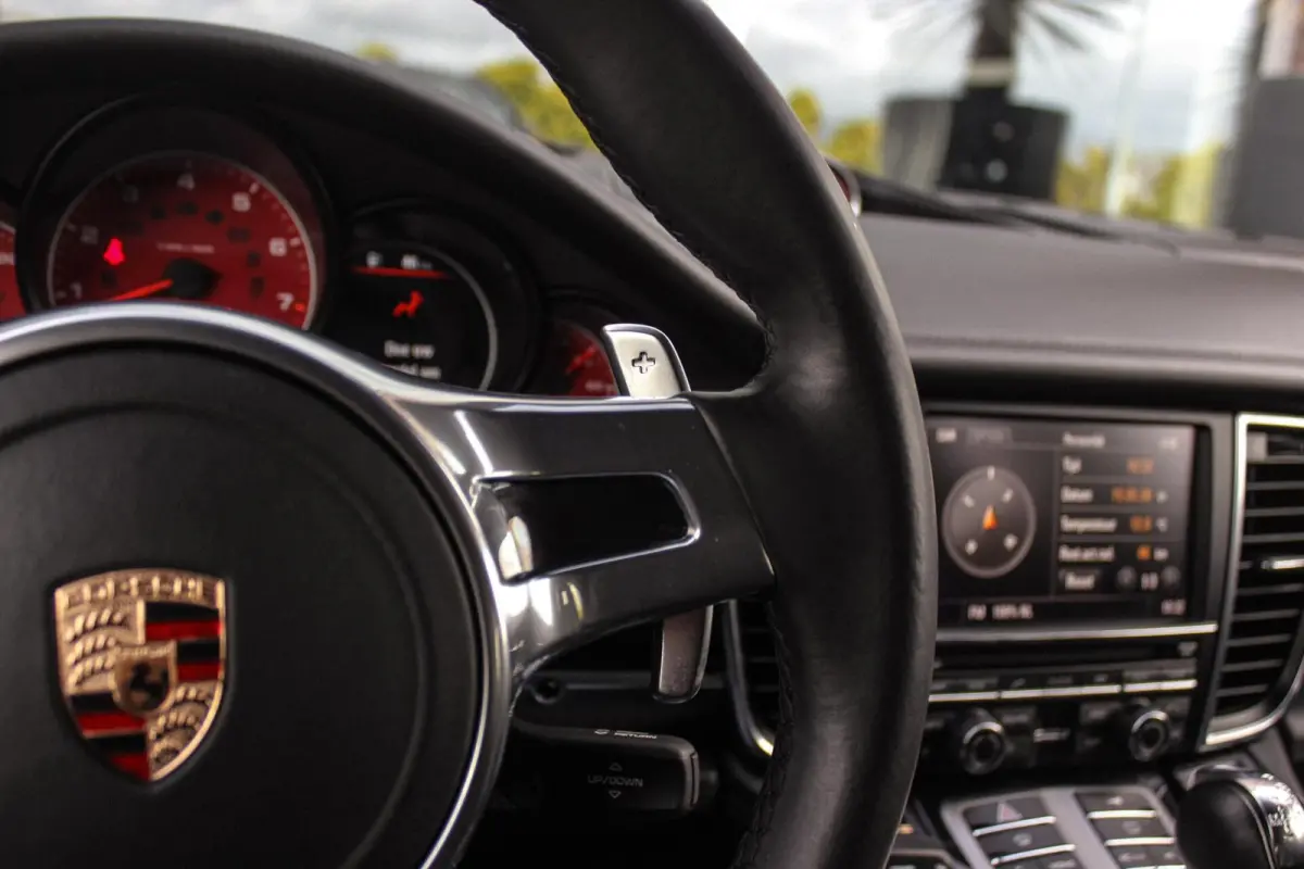 3.6 4 | NL auto | Sport Chrono Plus | BOSE audio | Xenon PDLS | PASM | Comfortstoelen | Memory | Navigatie | Camera | Launch control | Sportuitlaat | Trekhaak