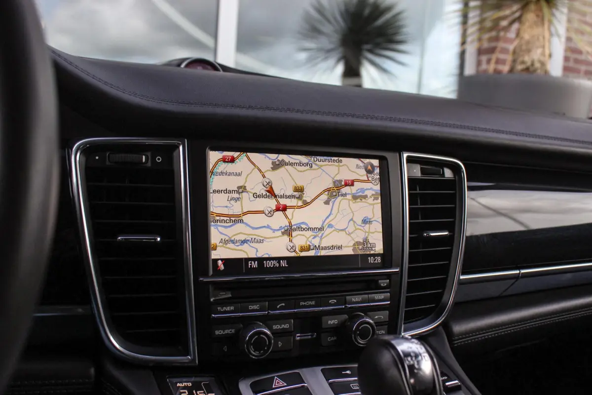 3.6 4 | NL auto | Sport Chrono Plus | BOSE audio | Xenon PDLS | PASM | Comfortstoelen | Memory | Navigatie | Camera | Launch control | Sportuitlaat | Trekhaak