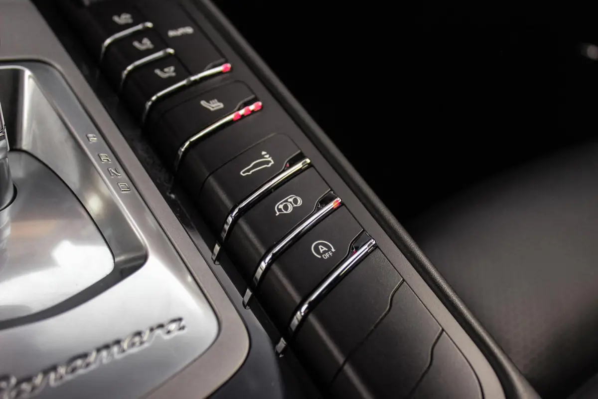 3.6 4 | NL auto | Sport Chrono Plus | BOSE audio | Xenon PDLS | PASM | Comfortstoelen | Memory | Navigatie | Camera | Launch control | Sportuitlaat | Trekhaak