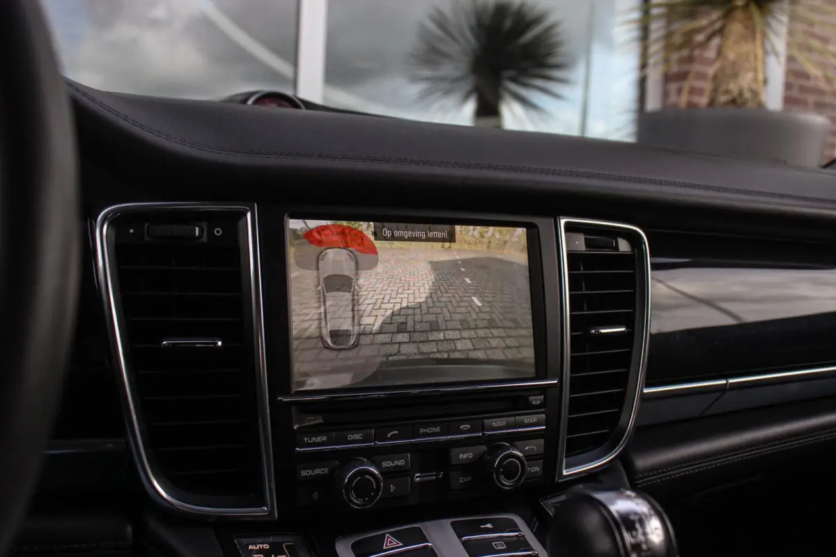 3.6 4 | NL auto | Sport Chrono Plus | BOSE audio | Xenon PDLS | PASM | Comfortstoelen | Memory | Navigatie | Camera | Launch control | Sportuitlaat | Trekhaak