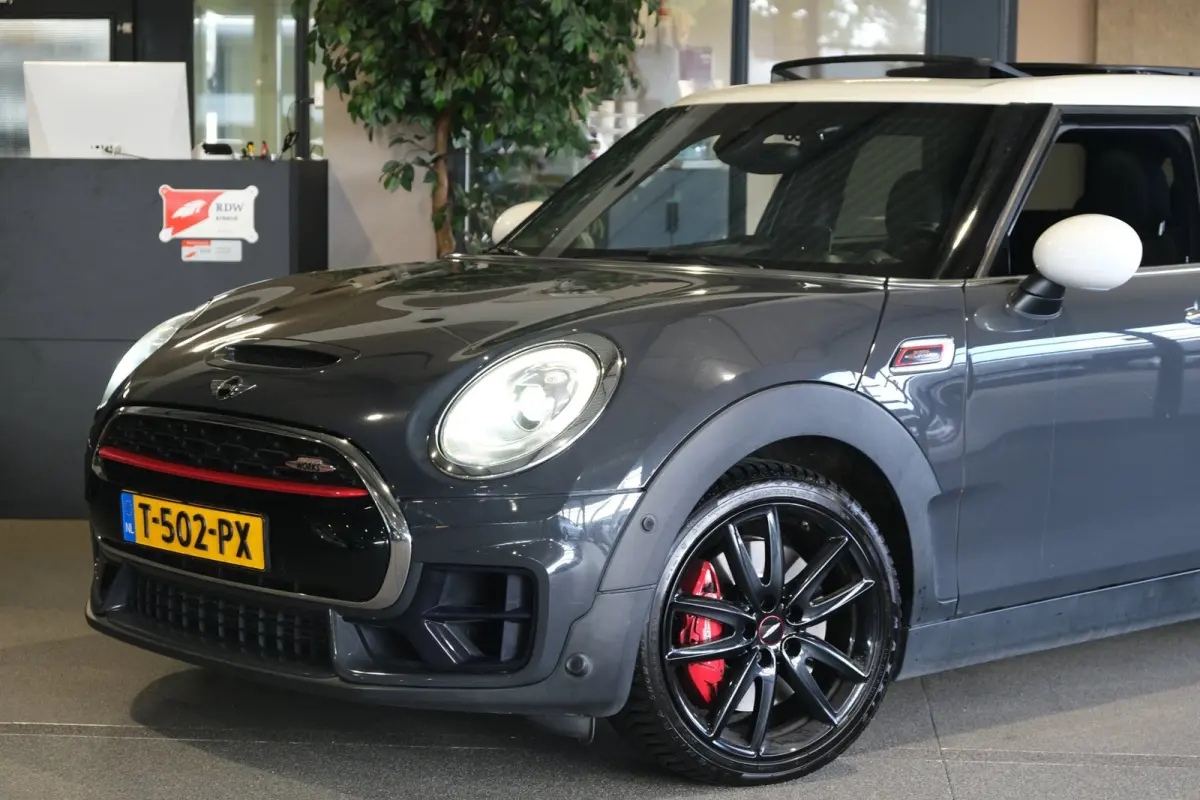 Mini 2.0 AUT John Cooper Works ALL4 Chili Pano Navi PDC Leder Harman/Kardon